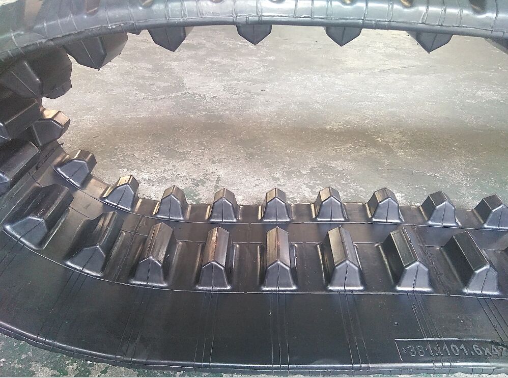 High-strength CAT247, 257, 247B, 257B Rubber Tracks | OEM Replacement - Image 2